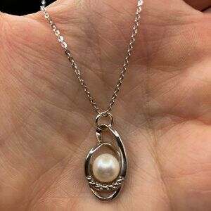 NEW .925 Sterling Silver Genuine Pearl Pendant + 925 Sterling Silver 18 inches